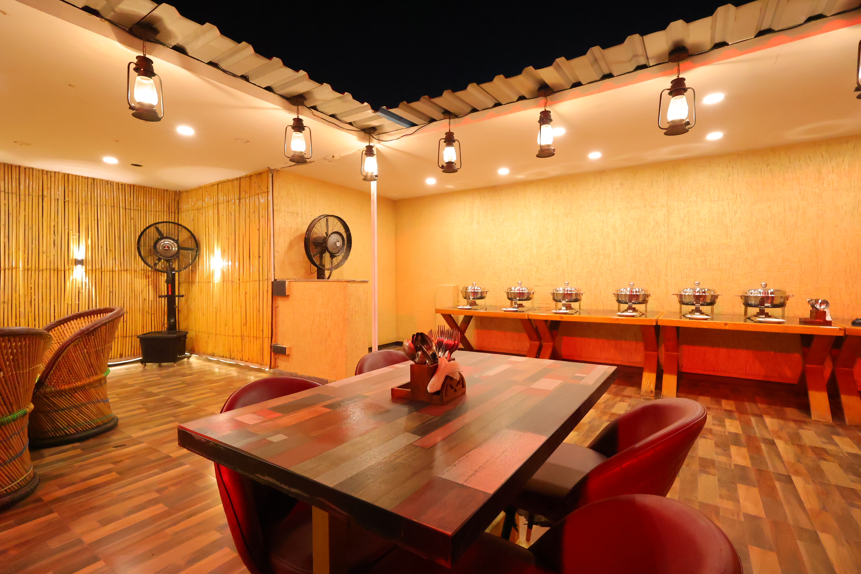 Dining Hero - Food Spread / Kitchen